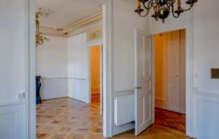 Appartement de 6 pièces avec balcon dans le quartier de Plainpalais