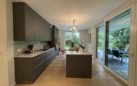 Rare ! Lumineux appartement de 5 pièces en rez-de-jardin –…