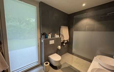 Rare ! Lumineux appartement de 5 pièces en rez-de-jardin –…