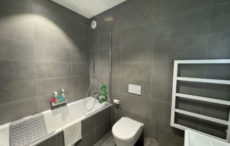 Rare ! Lumineux appartement de 5 pièces en rez-de-jardin –…