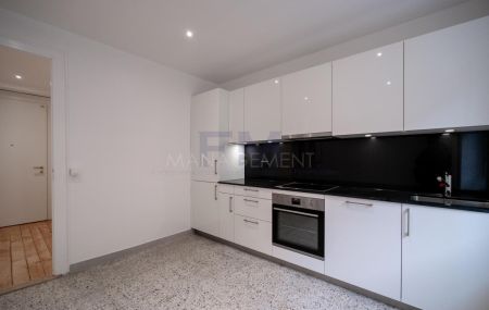 Av. de la Jonction, 2 pcs au 1er étage, env 35m2