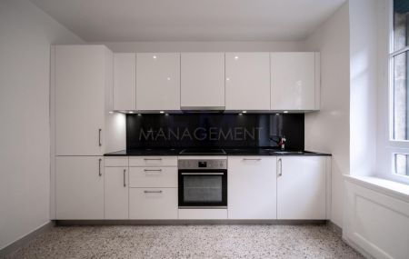 Av. de la Jonction, 2 pcs au 1er étage, env 35m2