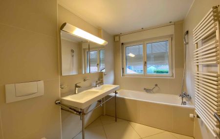 Villa de 8 pièces avec jardin à Veyrier