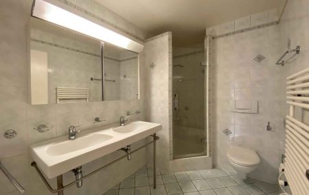 Villa de 8 pièces avec jardin à Veyrier