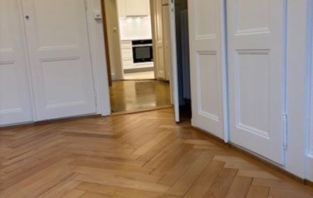 Appartement de 4 pièces au 3ème étage.-