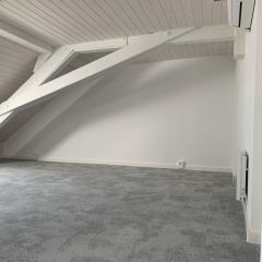 STUDIO DANS LES COMBLES