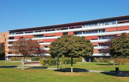 Bel appartement de 4 pièces au 2ème étage de 65m2 environ.