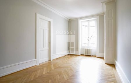 Magnifique appartement de 6 pièces rénové au 2ème étage en plein coeur du quartier des Tranchées et proche de toutes les commodités.