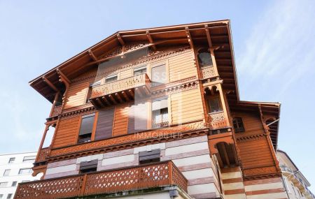 Appartement de 3 pièces au 1er étage dans un immeuble au cachet historique "Le Chalet Suisse"