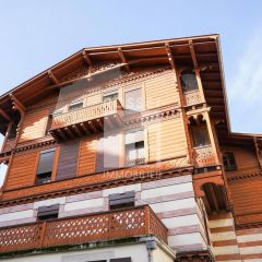 Appartement de 3 pièces au 1er étage dans un immeuble au cachet historique "Le Chalet Suisse"