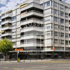 Appartement de 4 pièces au 4ème étage d'environ 86m2