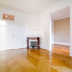 Bel objet d'environ 171m2 situé au 1er étage, en plein coeur du Quartier de Champel et proche de toutes les commodités.