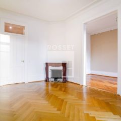 Bel objet d'environ 171m2 situé au 1er étage, en plein coeur du Quartier de Champel et proche de toutes les commodités.