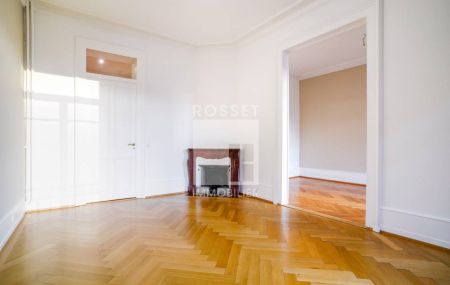 Bel objet d'environ 171m2 situé au 1er étage, en plein coeur du Quartier de Champel et proche de toutes les commodités.