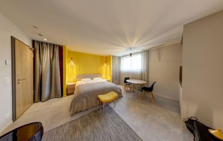 RÉSIDENCE MEUBLÉE "PETITE COUR" STUDIOS AVEC SERVICES HÔTELIER