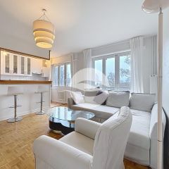 Très joli et chaleureux 3 pièces meublé au 2ème