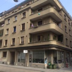 Appartement de 2 pièces au 3ème étage de 37m2 environ.