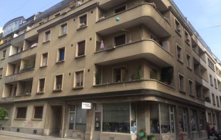 Appartement de 2 pièces au 3ème étage de 37m2 environ.