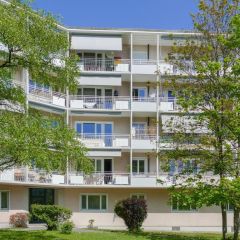 Studio au rez-de-chaussée entièrement rénové, situé côté jardin.