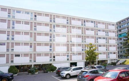 Appartement de 3.5 pièces au 1er étage situé dans le secteur de Meyrin dans un immeuble proche de toutes les commodités et espaces verts.