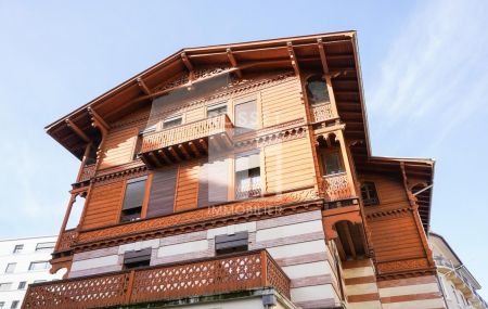 Appartement de 3 pièces au 1er étage dans un immeuble au cachet historique "Le Chalet Suisse"