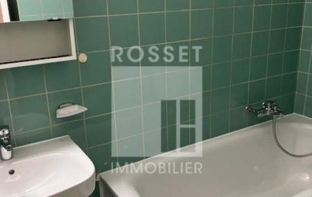 Studio environ 21 m2 au 5ème étage