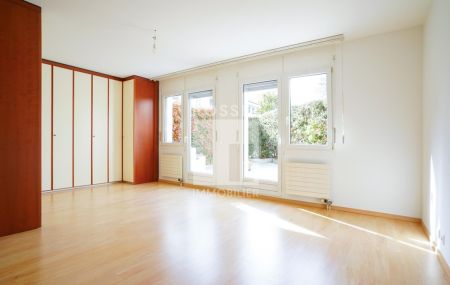 Appartement de 5 pièces en rez de jardin avec sous-sol aménagé