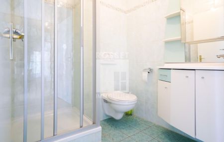 Appartement de 5 pièces en rez de jardin avec sous-sol aménagé