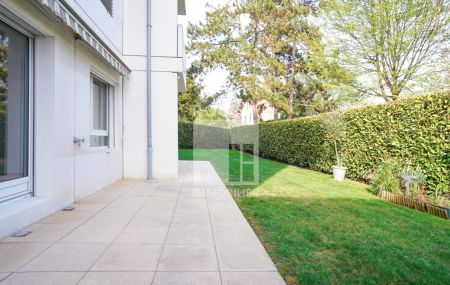 Appartement de 5 pièces en rez de jardin avec sous-sol aménagé