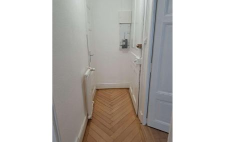 Appartement de 2 pièces au 5ème en face du Parc la Grange