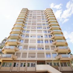 Appartement de 5 pièces au 10ème étage avec balcon