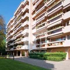 Appartement de 5 pièces au 6ème étage avec balcon