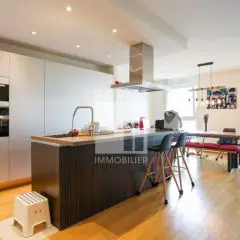 Appartement de 5 pièces au 3ème étage avec ascenseur