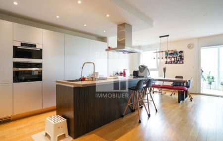 Appartement de 5 pièces au 3ème étage avec ascenseur