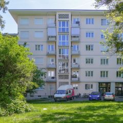 Bel appartement rénové de 3 pièces au 3ème étage.