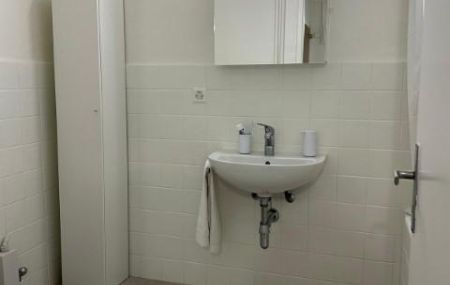 Charmant 2 pièces situé à la perle de lac : Visite le mercredi 15 avril 2026 à 18h00. Inscription par e-mail auprès du locataire.