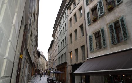 Appartement de 2 pièces, surface d'environ 46.00 m2 au 1er étage.