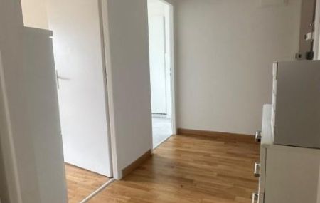 Charmant 2 pièces situé à la perle de lac : Visite le mercredi 15 avril 2026 à 18h00. Inscription par e-mail auprès du locataire.