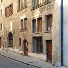 Appartement de 1,5 pièces, 38 m2 environ, au 4ème étage Visites groupées directement sur place, vendredi 1er mai de 13h30 à 14h00