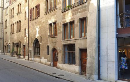 Appartement de 1,5 pièces, 38 m2 environ, au 4ème étage Visites groupées directement sur place, vendredi 1er mai de 13h30 à 14h00