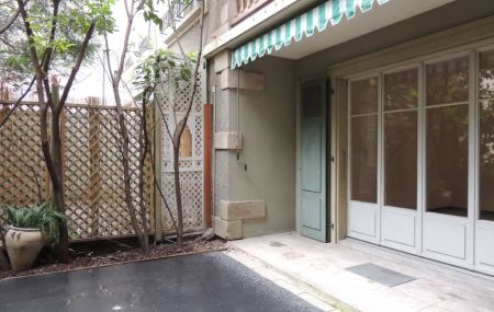 Appartement de 2,5 pièces avec terrasse à la Vieille-Ville