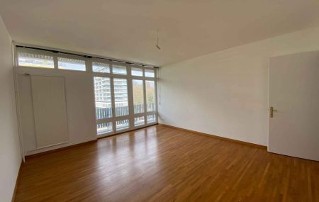 Appartement de 5 pièces avec balcons proche des organisations internationales