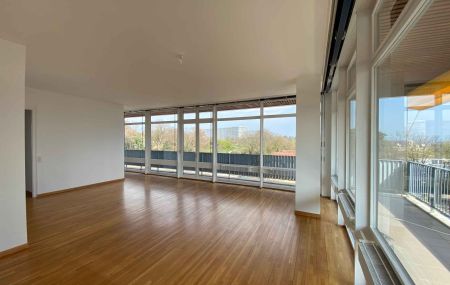 Appartement de 5 pièces avec balcons proche des organisations internationales