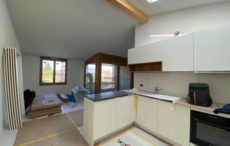 Appartement de 5 pièces avec loggia au dernier étage dans immeuble neuf à Bernex