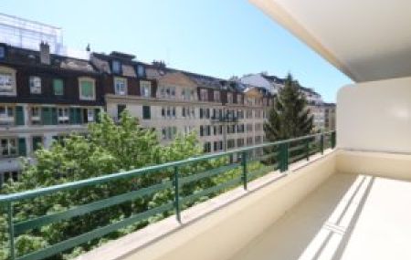 Appartement de 2,5 pièces avec balcon à Champel-Florissant