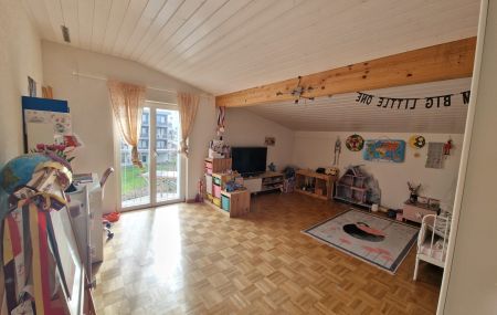 Bel appartement de 5 pièces spacieux en duplex avec un balcon