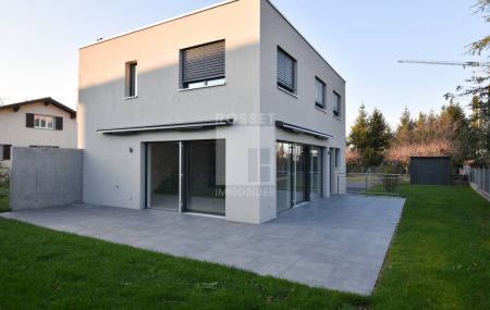 Jolie villa mitoyenne à louer à Plan-les-Ouates.Beautiful detached villa for rent in Plan-les-Ouates.