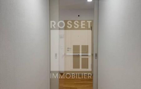 Appartement 6 pièces au 5ème étage.