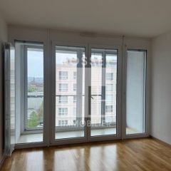 Appartement 6 pièces au 5ème étage.