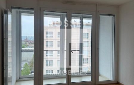 Appartement 6 pièces au 5ème étage.